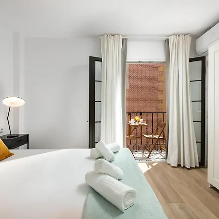 Apartment And Spacious With Parking On-site Malaga
