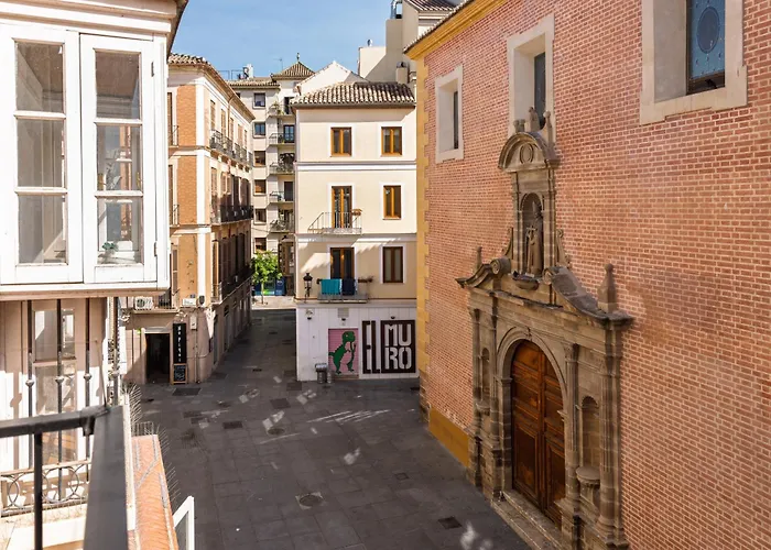 Apartment And Spacious With Parking On-site Malaga