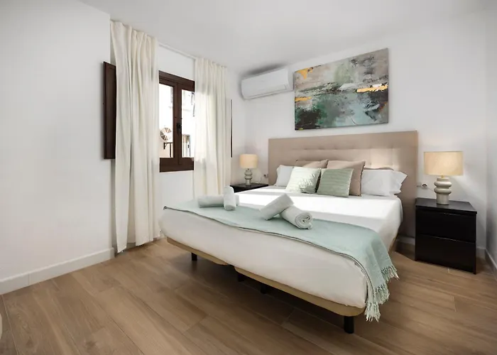 Apartment And Spacious With Parking On-site *