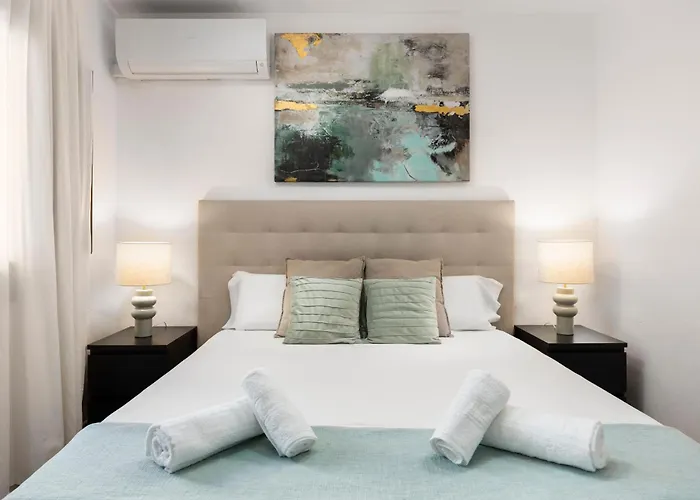 Apartment And Spacious With Parking On-site Malaga