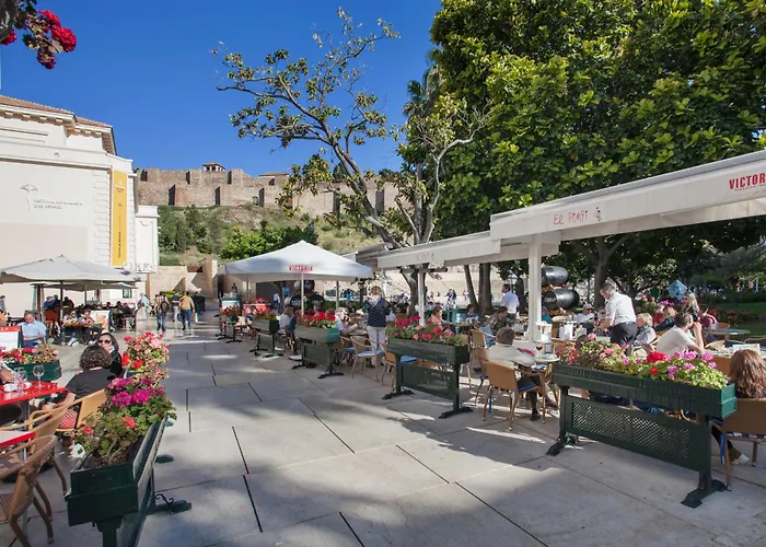 Apartment And Spacious With Parking On-site Malaga